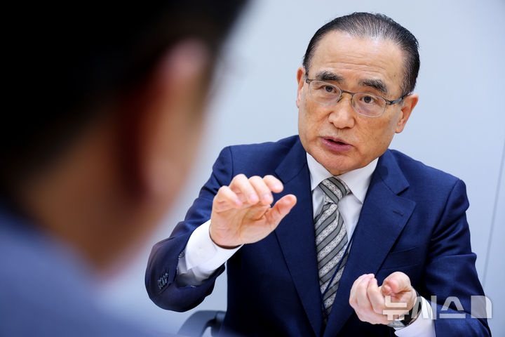 [서울=뉴시스] 고범준 기자 = 위성락 국가안보실장이 지난 29일 서울 용산 대통령실에서 출입통신사 기자들과 인터뷰를 하고 있다. (대통령실통신사진기자단) 2025.09.30. bjko@newsis.com