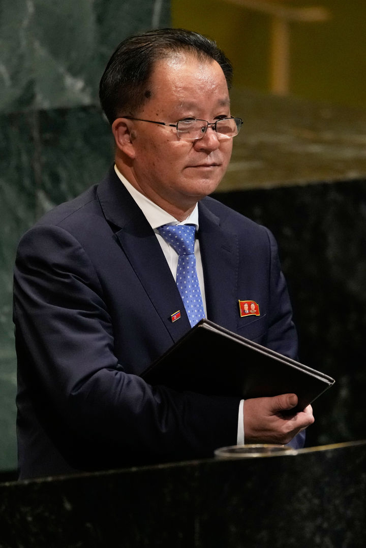 [뉴욕=AP/뉴시스]김선경 외무성 부상이 29일(현지 시간) 미국 뉴욕 유엔 본부에서 열린 80차 유엔 총회 고위급 회기 일반토의에서 연설을 마무리하고 있다. 2025.09.30.