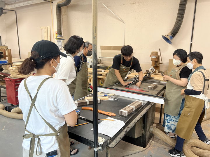 [진주=뉴시스]진주목공예전수관 수강생 작품전시회.(사진=진주시 제공).2025.09.30.photo@newsis.com *재판매 및 DB 금지