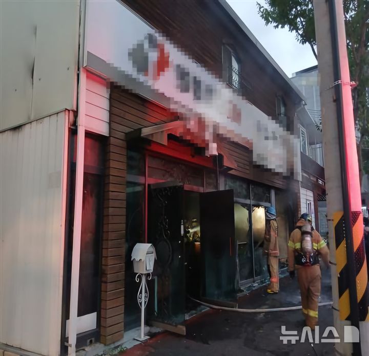 [충주=뉴시스] 화재 현장 (사진= 충주소방서 제공) 2025.09.30. photo@newsis.com *재판매 및 DB 금지