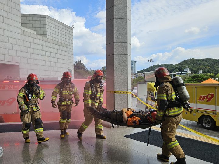 [대구=뉴시스] 대구소방의 긴급구조 종합훈련 모습. (사진=뉴시스 DB). photo@newsis.com *재판매 및 DB 금지