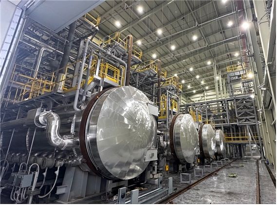 폐플라스틱 비연소 저온 열분해 상용화 공장으로서 ‘ISCC PLUS, KTL,PSM’ 3개 심사를 모두 통과하고. 연 7,000톤 이상의 폐플라스틱을 나프타 수준의 재생원료로 복원하는 데 성공한 국내유일의 웨이브정읍의 RGO(재생유 생산) 분해 설비. (사진=도시유전) *재판매 및 DB 금지