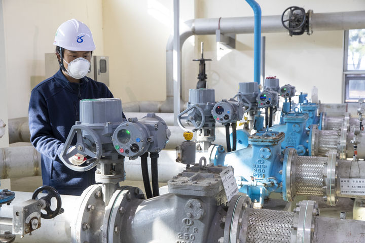 [인천=뉴시스] 하수처리시설을 점검하는 직원. (사진=뉴시스 DB) 2025.09.30. photo@newsis.com **위 사진은 기사 내용과 무관합니다. *재판매 및 DB 금지