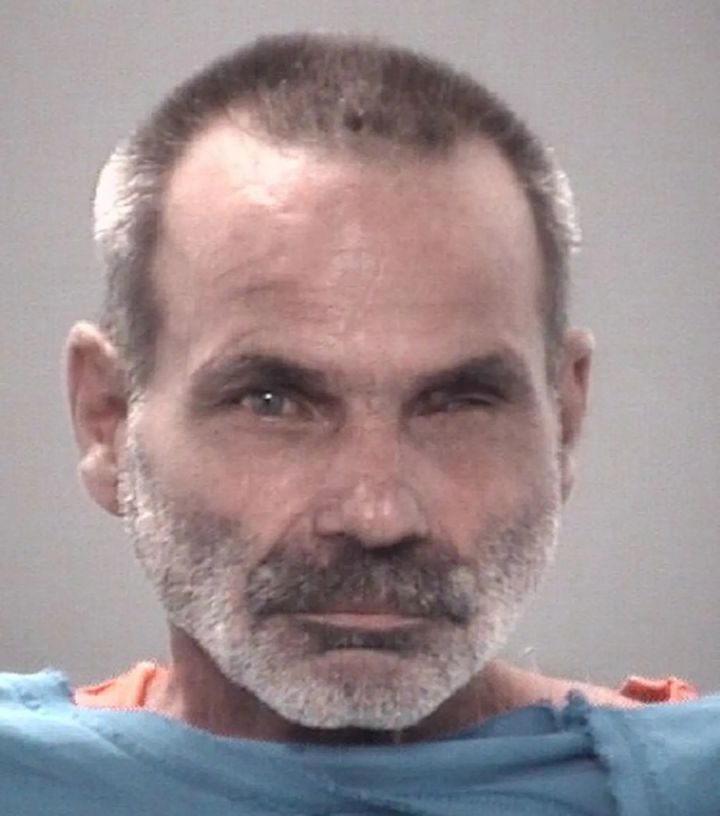 [뉴시스] 이웃이 먹이를 줬다는 이유로 자신이 키우던 애완 공작새 두 마리를 잡아 먹은 크레이그 보그트(61). (사진=파스코 카운티 보안관실) 2025.9.30 *재판매 및 DB 금지