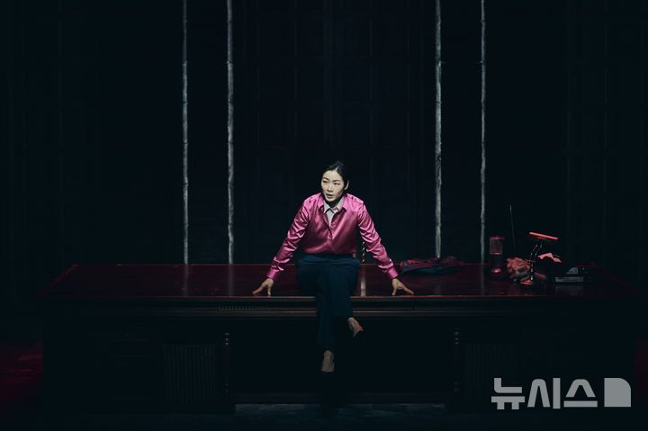  [서울=뉴시스]연극 '프리마 파시' 공연에서 이자람이 열연하고 있다. (제공=쇼노트) 