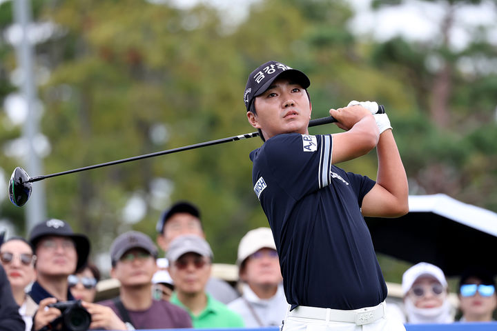 [서울=뉴시스] 한국프로골프(KPGA) 투어 경북오픈에서 우승한 옥태훈. (사진=KPGA 제공) *재판매 및 DB 금지