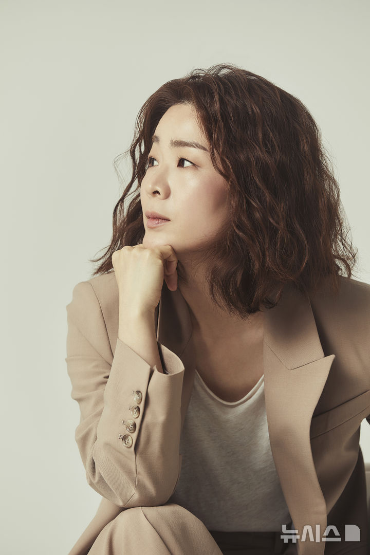 [서울=뉴시스]소리꾼 출신 배우 이자람 (사진=완성플레이그라운드 제공) 