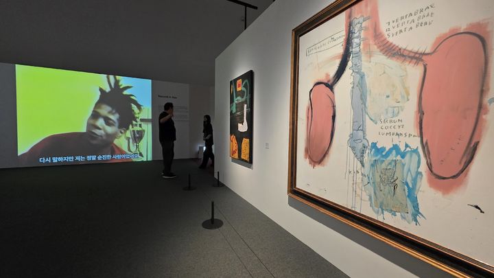 [사진=박현주 미술전문기자] 서울 동대문디자인플라자(DDP)에서 열린 '장 미셸 바스키아: 과거와 미래를 잇는 상징적 기호들' 전시 전경. 2025.09.30. hyun@newsis.com *재판매 및 DB 금지