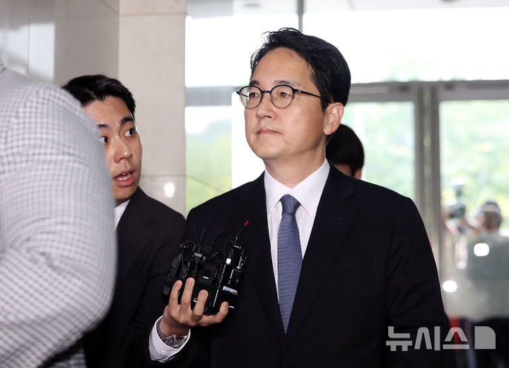 [서울=뉴시스] 홍효식 기자 = 심우정 전 검찰총장(전 법무부 차관)이 지난 9월 30일 오전 서울 서초구 순직해병 특검 사무실에 피의자 소환 조사를 받기 위해 출석하고 있다. 2025.09.30. yesphoto@newsis.com