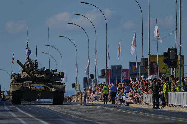 [니코시아( 키프로스)= AP/뉴시스] 10월 1일 키프로스 독립 65주년 기념행사로 군대의 사열이 수도 니코시아에서 거행되고 있다. 2025. 10.02. 