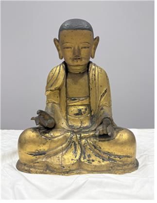 [부산=뉴시스] 1일자로 부산시 유형문화유산으로 지정된 목조지장보살좌상(사진=부산시 제공) 2025.10.01. photo@newsis.com *재판매 및 DB 금지