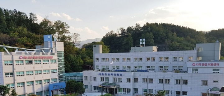 [춘천=뉴시스] 1일 강원특별자치도(도지사 김진태)는 추석 연휴 기간 도민의 의료 불편을 최소화하고 의료 공백을 방지하기 위해 ‘도 비상진료대책반’을 설치·운영한다고 밝혔다. 사진은 삼척 의료원. syi23@newsis.com *재판매 및 DB 금지