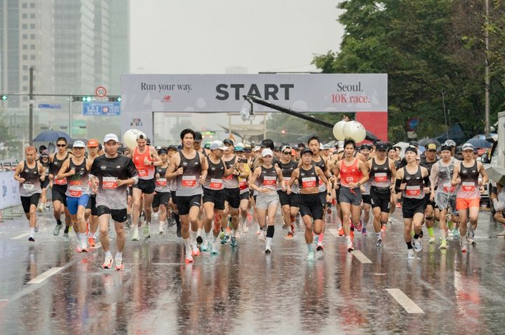 [서울=뉴시스] 이랜드 뉴발란스 '2025 런 유어 웨이 서울 대회(2025 Run Your Way SEOUL)' 행사 성료 (사진=이랜드 제공) *재판매 및 DB 금지
