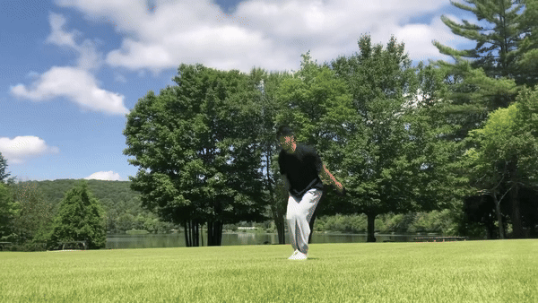 [서울=뉴시스] 오픈AI 영상 생성 AI 모델 '소라 2'로 제작한 영상. "한 남자가 백플립을 한다"는 텍스트 프롬프트를 적용해 완성했다. (영상=오픈AI 블로그) *재판매 및 DB 금지