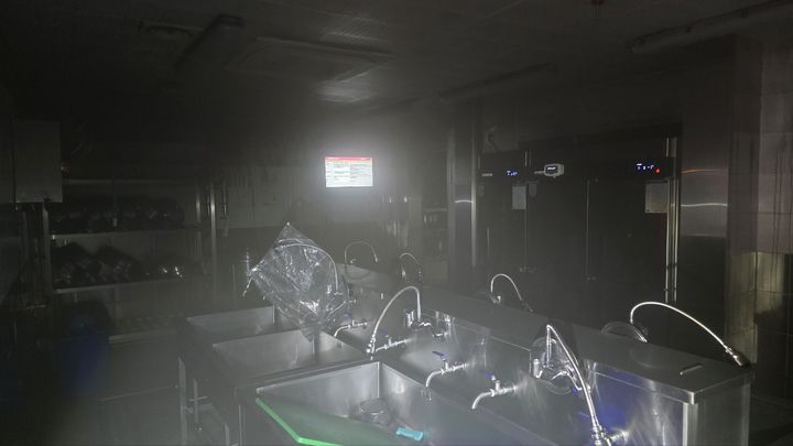 [대전=뉴시스] 1일 오전 9시 33분께 대전 서구 도마동의 한 중학교 급식실에서 불이 났다.(사진=대전소방본부 제공) 2025.10.01. photo@newsis.com *재판매 및 DB 금지