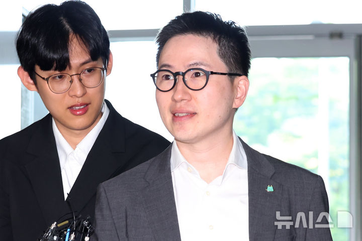 [서울=뉴시스] 조성우 기자 = 이원모 전 대통령실 인사비서관이 1일 오전 서울 서초구 순직 해병 특별검사팀 사무실에서 피의자 소환 조사를 받기 위해 출석하고 있다. 2025.10.01. xconfind@newsis.com