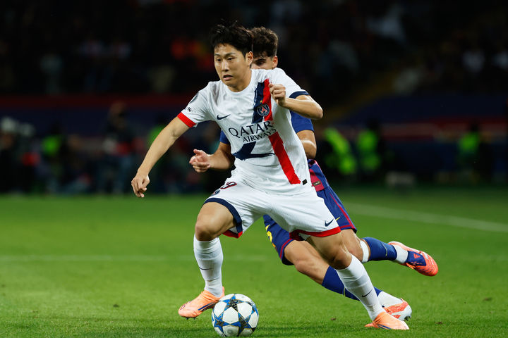[바르셀로나=AP/뉴시스] 프랑스 프로축구 리그1 파리 생제르맹(PSG)의 이강인. 2025.10.01.