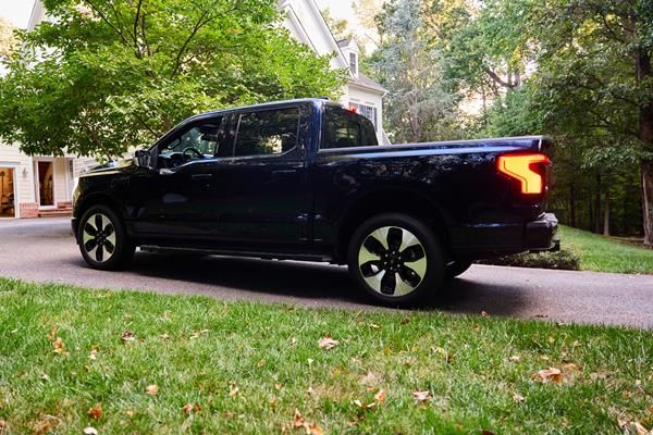 [서울=뉴시스] 볼티모어 가스 앤 일렉트릭(BGE) 서비스 지역 내의 V2G(차량-전력망 연계) 참여 가정에서 사용 중인 F-150 라이트닝. (사진=선런 제공) 2025.10.2. photo@newsis.com *재판매 및 DB 금지