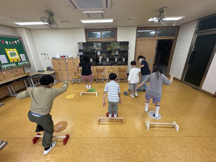  *재판매 및 DB 금지