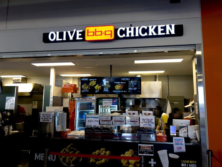 [서울=뉴시스] 김민성 기자 = 대전 한화생명 볼파크 내 위치한 BBQ 매장 모습. kms@newsis.com *재판매 및 DB 금지