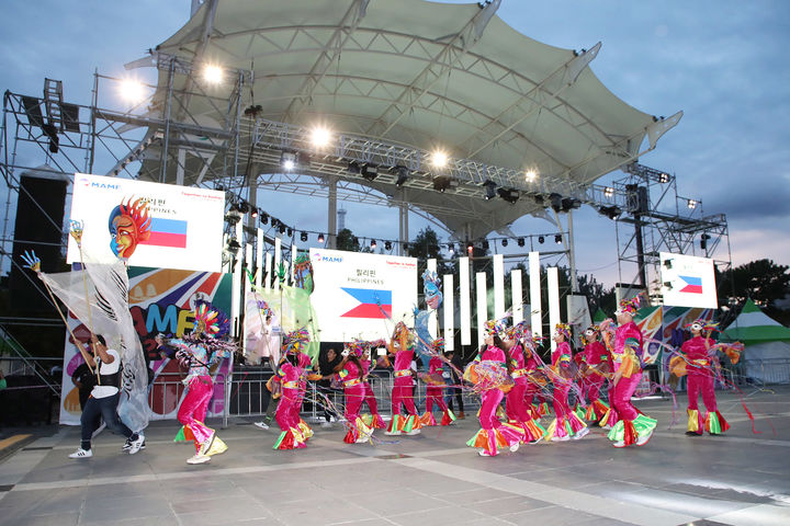 [창원=뉴시스] 강경국 기자 = MAMF 2024 개막식. (사진=창원시청 제공). 2025.10.02. photo@newsis.com *재판매 및 DB 금지