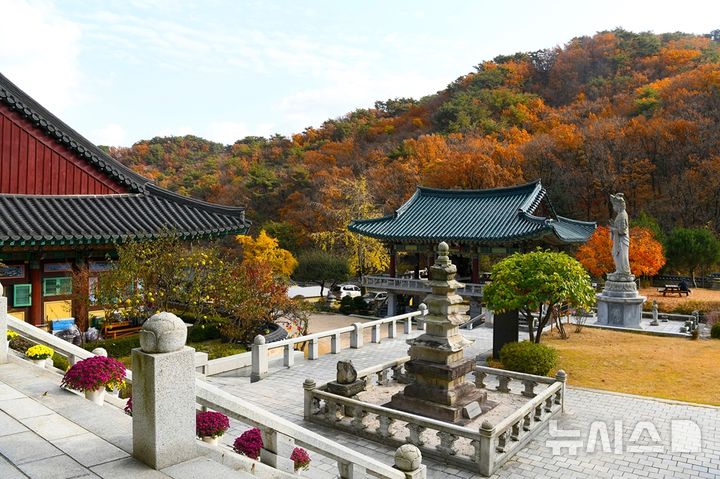 [의정부=뉴시스] 경기 의정부시 회룡사.(사진=의정부시 제공)photo@newsis.com