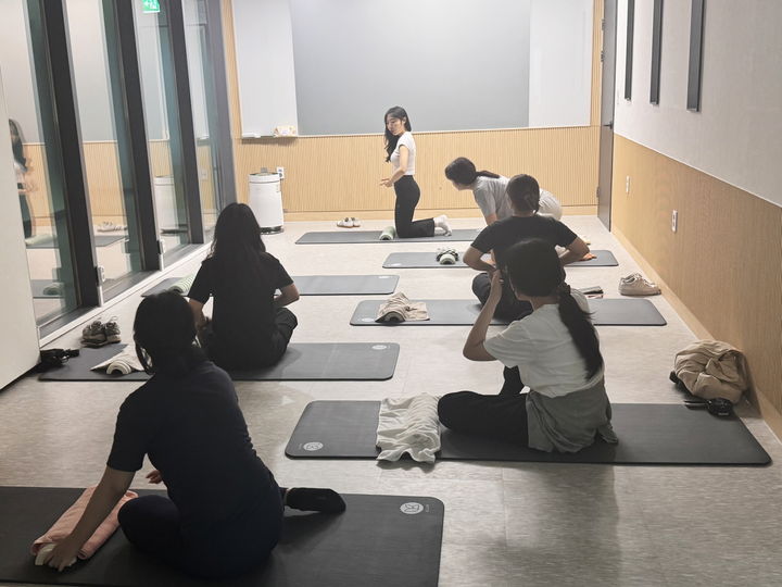 [서울=뉴시스] '청년배움' 임시운영 중 진행한 바른자세 SNPE 수업 모습. 2025.10.02. (사진=노원구 제공) *재판매 및 DB 금지