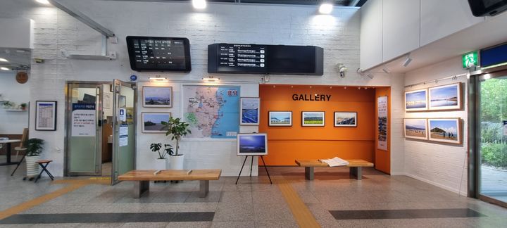 [대구=뉴시스] 강구역이 지난 1월 강릉∼부전간 동해선 전 구간 개통을 계기로 지역 문화공간으로 변신하고 있다. (사진=코레일 대구본부 제공) 2025.10.02. photo@newsis.com *재판매 및 DB 금지