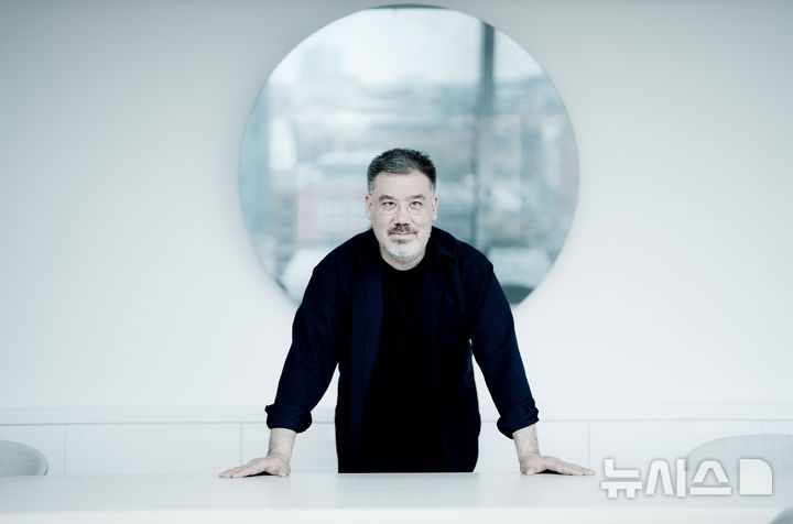 [서울=뉴시스]지휘자 앨런 길버트. (사진=빈체로 제공)