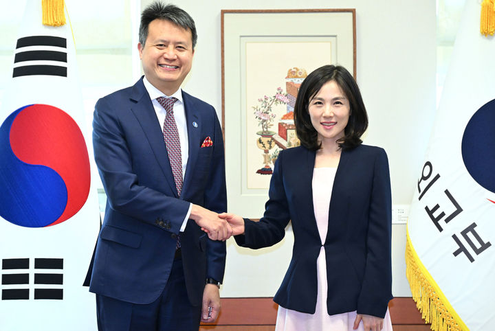 [서울=뉴시스] 김진아 외교부 2차관, 다렌 탕 세계지식재산기구(WIPO) 사무총장 면담. (사진=외교부 제공) 2025.10.02 *재판매 및 DB 금지