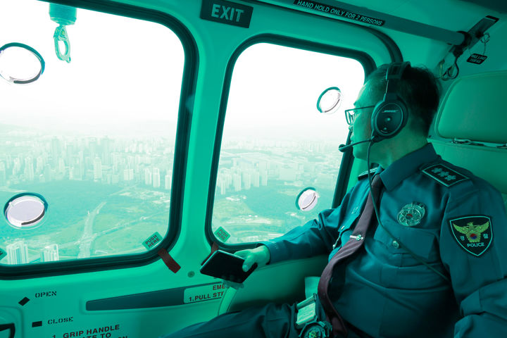 [수원=뉴시스] 본격적인 추석 귀성행렬이 시작된 3일 황창선 경기남부경찰청장이 헬기를 타고 경부·영동선·서해안선 등 관내 주요 도로를 점검하고 있다. (사진=경기남부경찰청 제공) 2025.10.03. photo@newsis.com *재판매 및 DB 금지