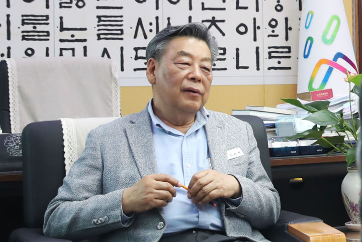 [태안=뉴시스] 가세로 충남 태안군수가 지난 1일 군청 군수실에서 내년 태안국제원예치유박람회 개최기념 전국파크골프대회 관련 뉴시스와 인터뷰를 하고 있다. (사진=태안군 제공) 2025.10.07. photo@newsis.com *재판매 및 DB 금지
