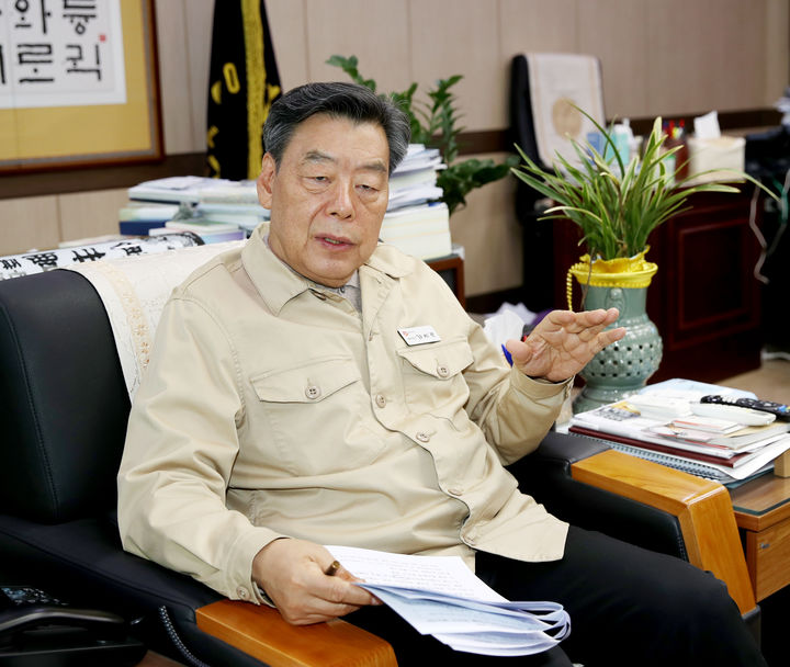 [태안=뉴시스] 가세로 충남 태안군수가 내년 태안국제원예치유박람회 개최기념 전국파크골프대회 관련 뉴시스와 인터뷰를 하고 있다. (사진=태안군 제공) 2025.10.07. photo@newsis.com *재판매 및 DB 금지