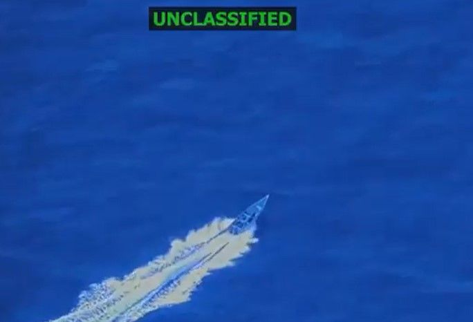 "美, '마약선' 첫 공습에 민간 항공기 위장 기체 투입…전쟁범죄"