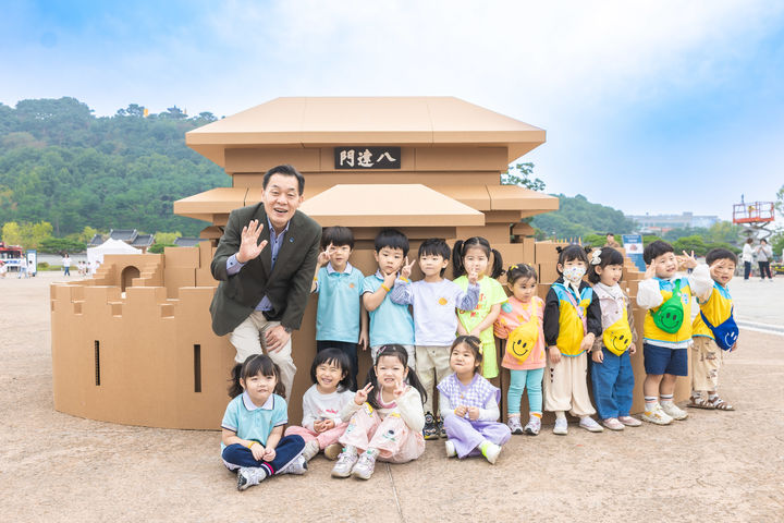 정조 발자취 재현 '수원화성문화제' 폐막…공연·프로그램