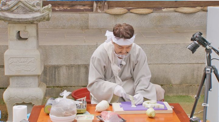 [서울=뉴시스] '런닝맨' 전현무. (사진 = SBS TV 제공) 2025.10.05. photo@newsis.com *재판매 및 DB 금지