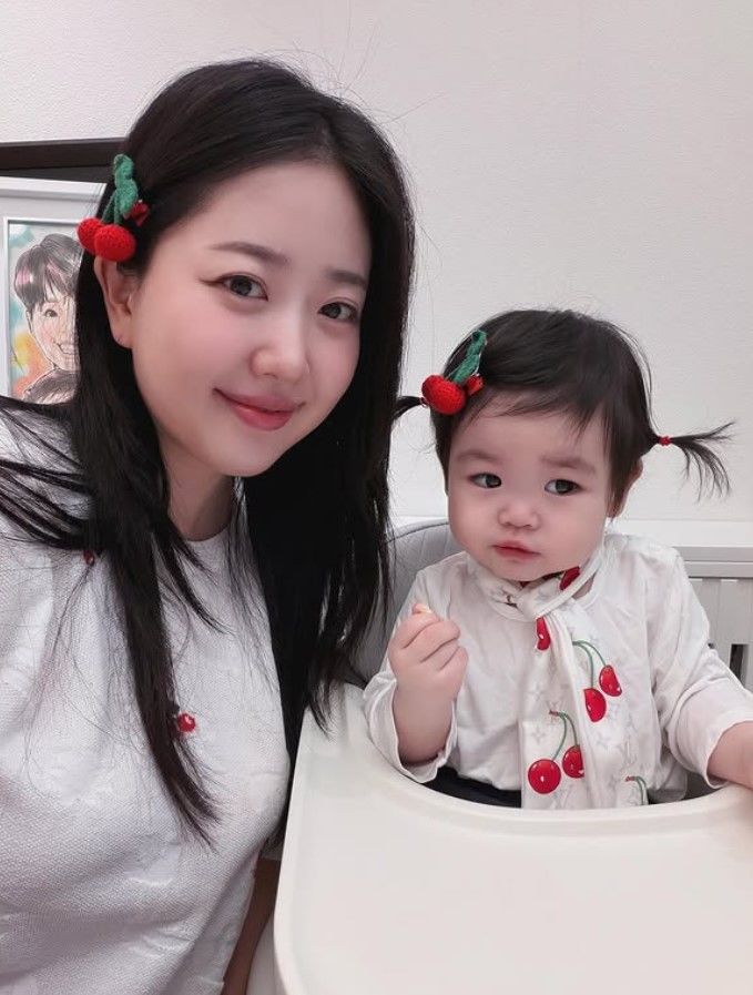 [서울=뉴시스] 김다예 씨, 박재이 양의 모습. (사진=인스타그램 캡처) 2025.10.05. photo@newsis.com *재판매 및 DB 금지