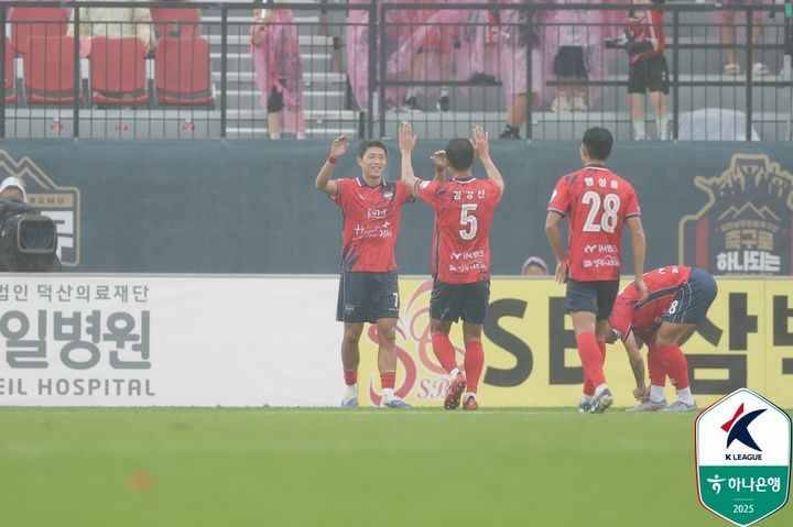 [서울=뉴시스]K리그1 김천, 울산 완파. (사진=한국프로축구연맹 제공)