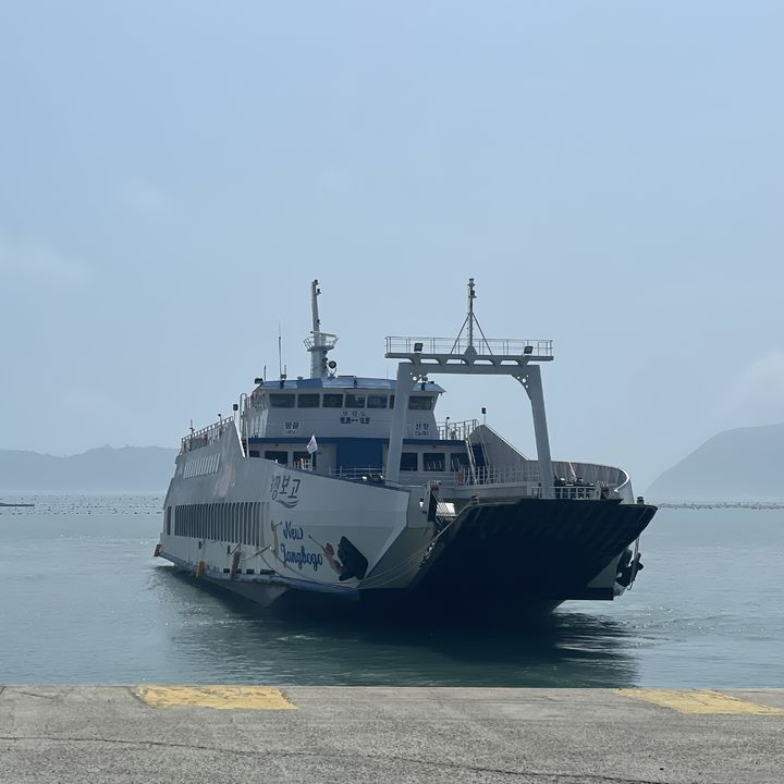 [완도=뉴시스] 완도 연안 여객선. (자료사진 = 전남도 제공). 2025.10.06. photo@newsis.com *재판매 및 DB 금지