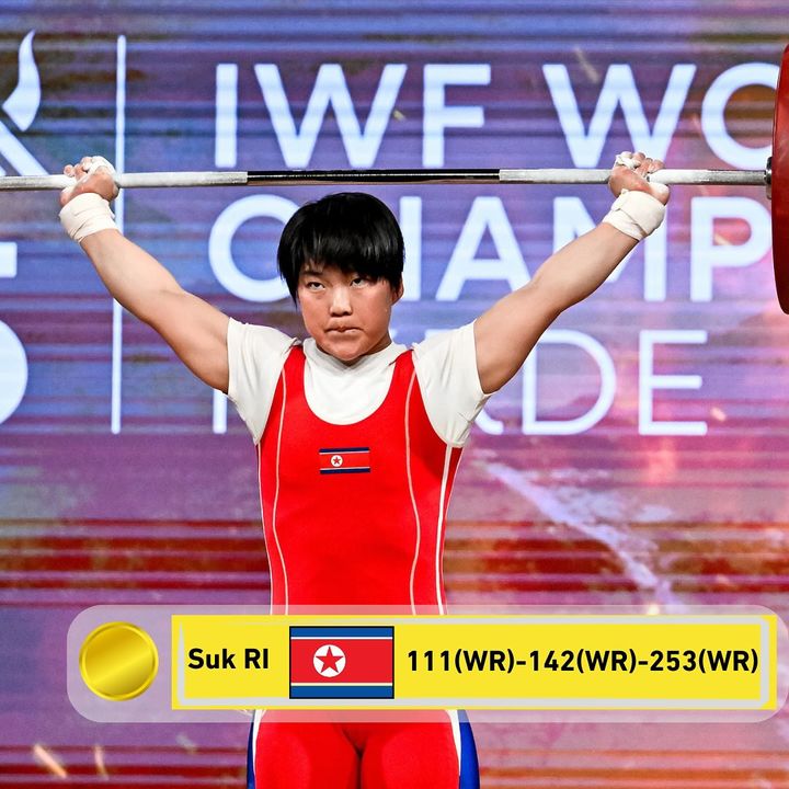 [서울=뉴시스] 북한 리숙, 2025 국제역도연맹(IWF) 세계역도선수권 여자 63㎏급 우승. (사진=IWF SNS 캡처) 2025.10.06. photo@newsis.com *재판매 및 DB 금지