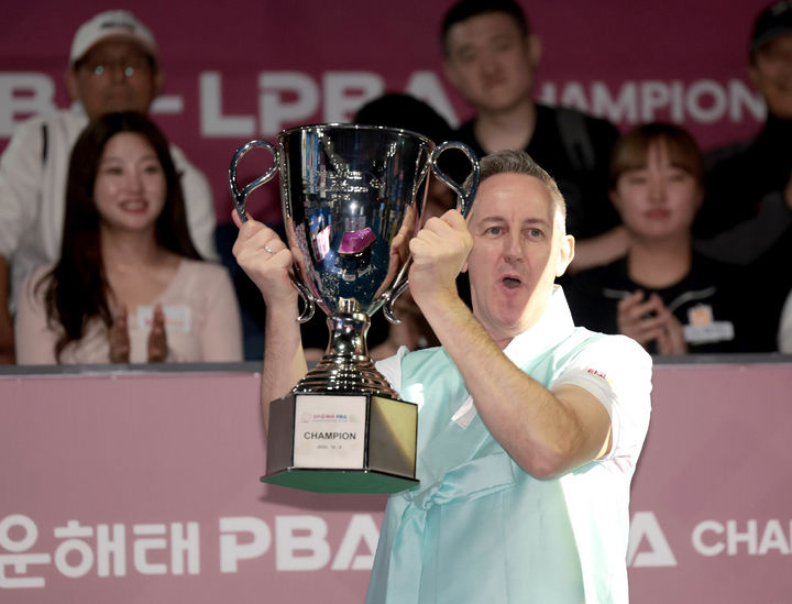 2025~2026시즌 5차 투어 ‘크라운해태 PBA-LPBA 챔피언십 한가위’ PBA 결승에서 우승을 차지한 에디 레펀스. (사진=PBA 제공). 2025.10.07. *재판매 및 DB 금지