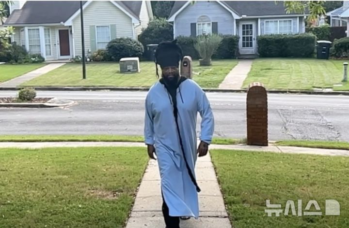 [서울=뉴시스]세상에서 가장 긴 수염을 가진 남성으로 기록된 루돌프 마르티노.(사진출처: 월드 기네스 레코드 홈페이지 캡처) 2025.10.07.