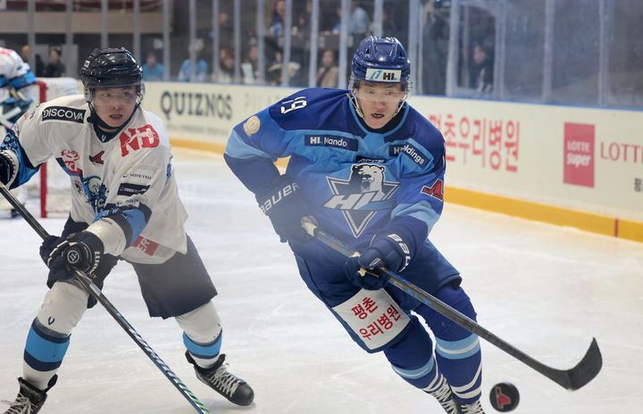 [서울=뉴시스] HL 안양 김상욱, 아시아리그 아이스하키 최초 통산 400도움 달성. (사진=HL 안양 제공) *재판매 및 DB 금지