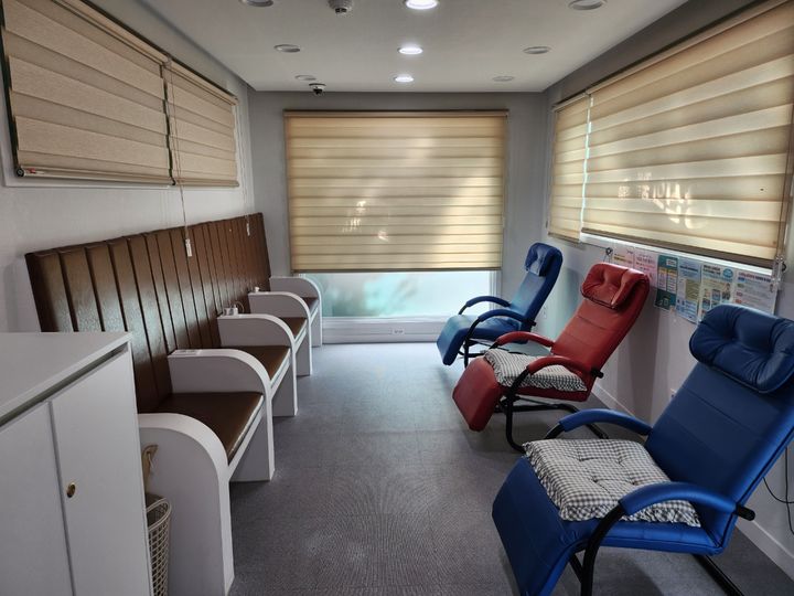 [창원=뉴시스] 강경국 기자 = 경남 창원시 진해 이동노동자 쉼터. (사진=창원시청 제공). 2025.10.08. photo@newsis.com *재판매 및 DB 금지