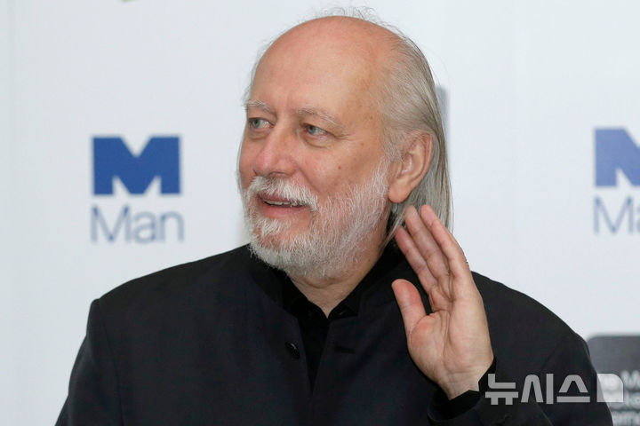 [AP/뉴시스] 올 노벨문학상 수상자 라슬로 크리스나호르카이의 2015년 자료 사진