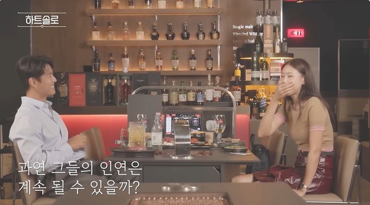 [서울=뉴시스] 모델 한혜진이 4살 연하의 배우 하준과 소개팅에 나섰다. (사진=한혜진 유튜브 채널 화면 캡처) 2025.10.10. photo@newsis.com  *재판매 및 DB 금지