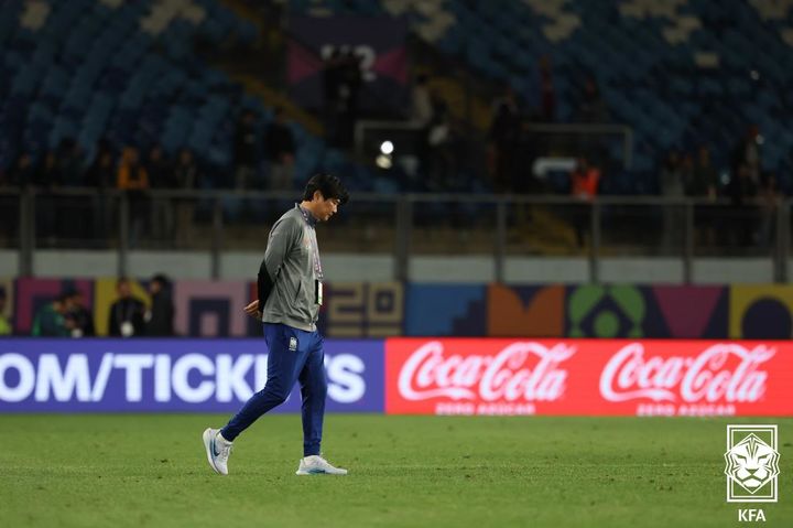 [서울=뉴시스] 2025 국제축구연맹(FIFA) 20세 이하(U-20) 월드컵 16강에서 탈락한 한국 U-20 축구대표팀의 이창원 감독. (사진=대한축구협회 제공) *재판매 및 DB 금지