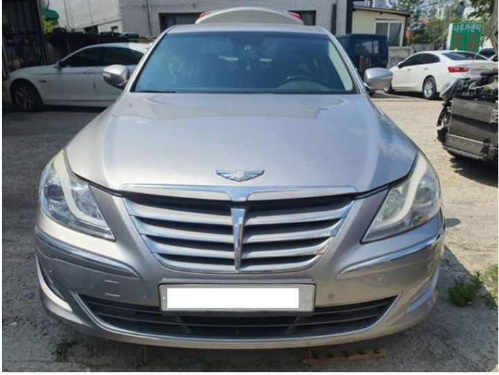 [강릉=뉴시스] 캠코 공매물건으로 나온 제네시스 차량 모습.(사진=캠코 강원본부 제공)photo@newsis.com *재판매 및 DB 금지