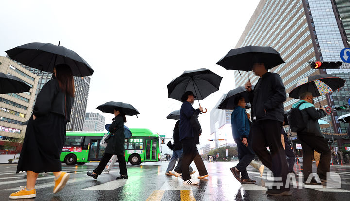 비 내리는 출근길. (뉴시스 DB) photo@newsis.com