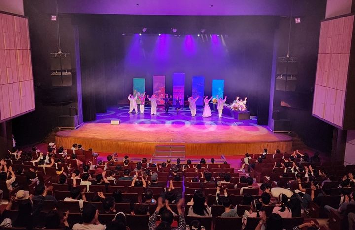 [수원=뉴시스] 마당극 '토끼별곡' 공연 모습. (사진=경기아트센터 제공) 2025.10.11. photo@newsis.com *재판매 및 DB 금지